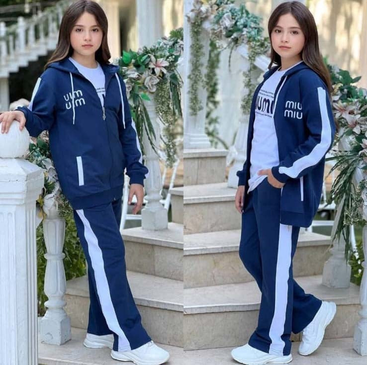 طقم رياضي بنات قطعتين