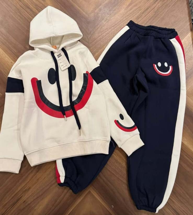 طقم رياضي نسائي عصري