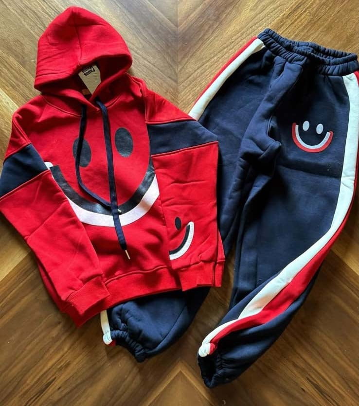 طقم رياضي نسائي عصري