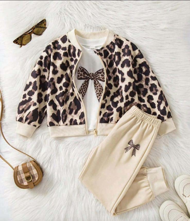 طقم بناتي شتوي أنيق بثلاث قطع – جاكيت، تيشيرت وسروال