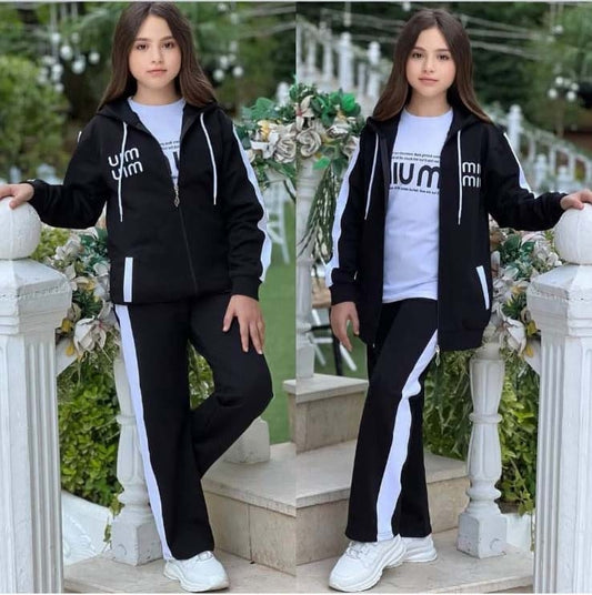 طقم رياضي بنات قطعتين